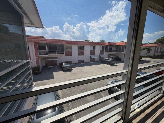 3550 NW 8th Avenue 713, Pompano Beach, FL 33064
