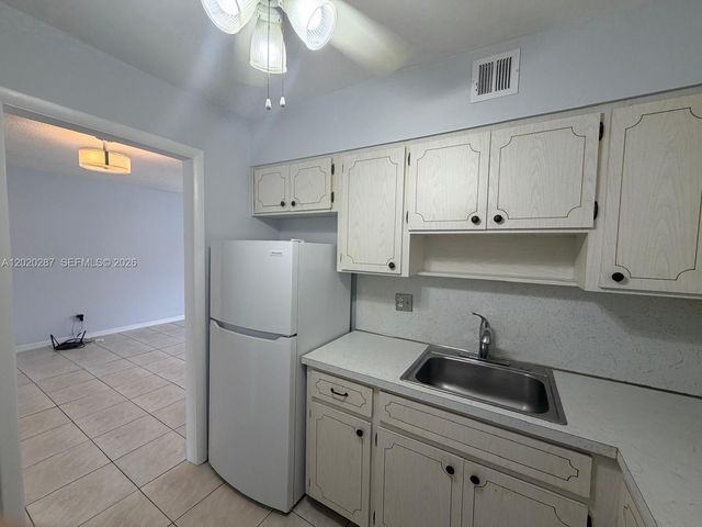 3550 NW 8th Avenue 713, Pompano Beach, FL 33064