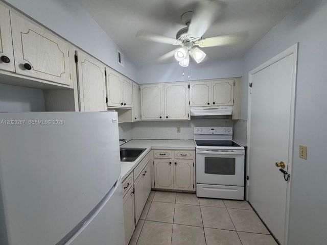 3550 NW 8th Avenue 713, Pompano Beach, FL 33064