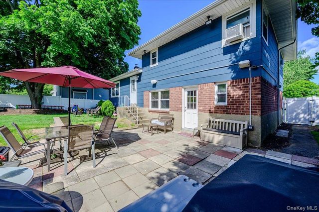 120 Sutton Drive, Plainview, NY 11803