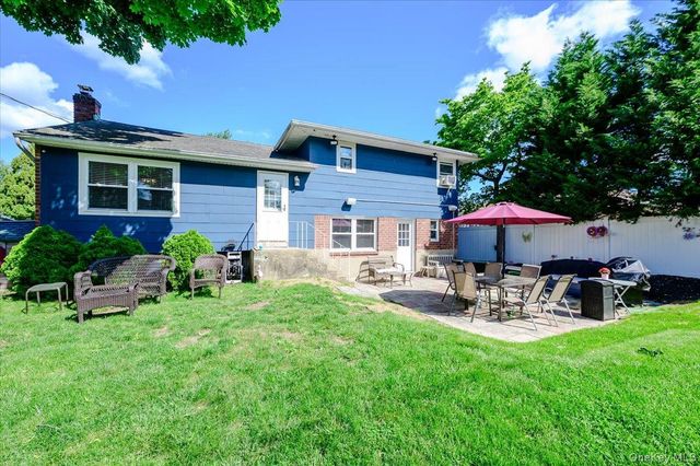 120 Sutton Drive, Plainview, NY 11803