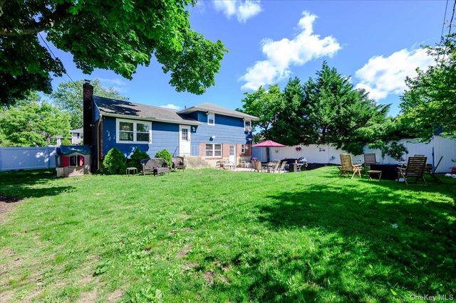 120 Sutton Drive, Plainview, NY 11803