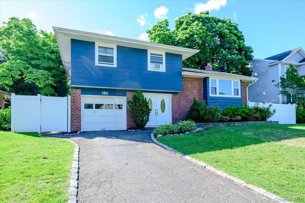 120 Sutton Drive, Plainview, NY 11803