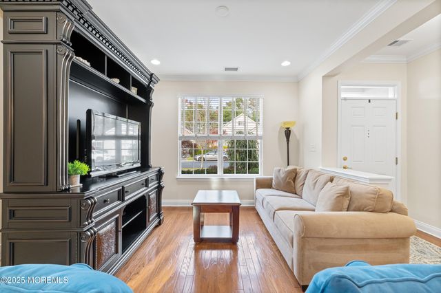 43 Marlow Drive, Jackson, NJ 08527