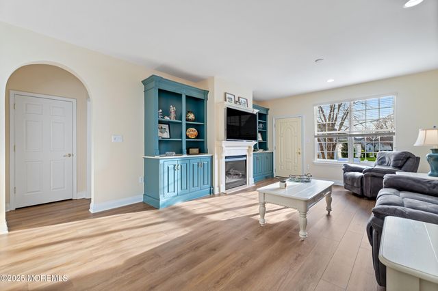 43 Marlow Drive, Jackson, NJ 08527