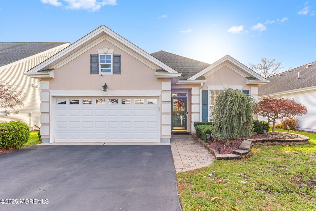 43 Marlow Drive, Jackson, NJ 08527