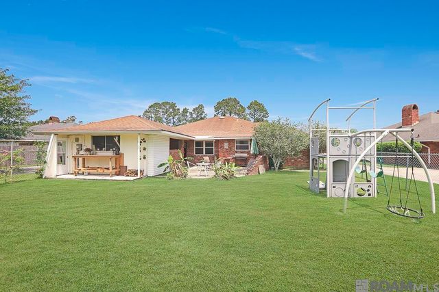 8958 Cottage Dr, Baton Rouge, LA 70806