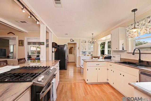 8958 Cottage Dr, Baton Rouge, LA 70806