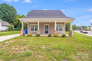 336 E Lowrance Avenue, Mooresville, NC 28115