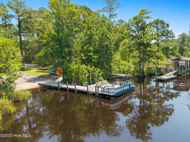 496 Hearthside Drive SE, Bolivia, NC 28422