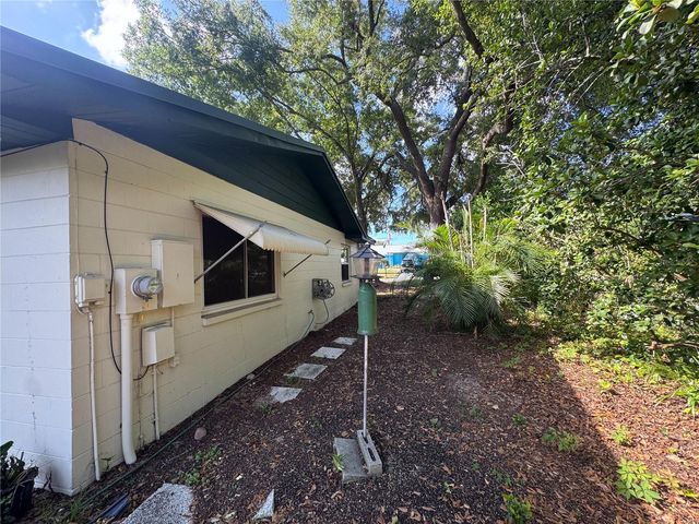 624 WOOD ROAD, Seffner, FL 33584
