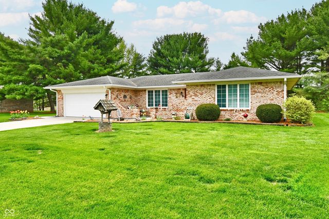4075 Lakewood Court, Clayton, IN 46118