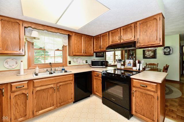 4075 Lakewood Court, Clayton, IN 46118