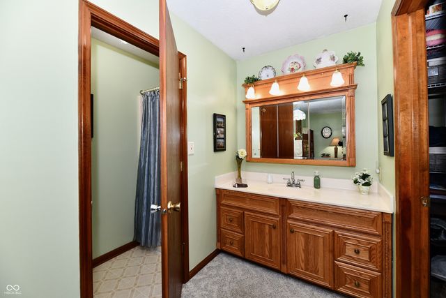 4075 Lakewood Court, Clayton, IN 46118