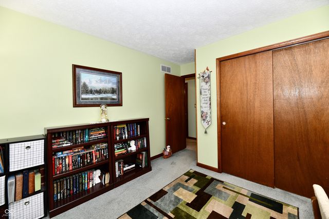 4075 Lakewood Court, Clayton, IN 46118