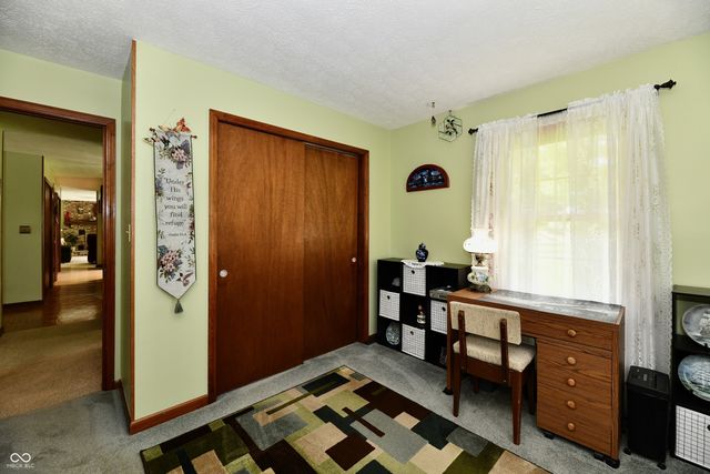 4075 Lakewood Court, Clayton, IN 46118