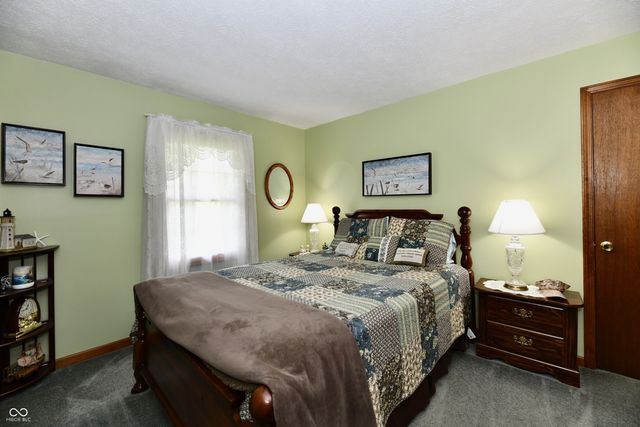 4075 Lakewood Court, Clayton, IN 46118