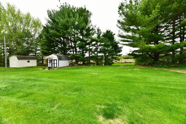 4075 Lakewood Court, Clayton, IN 46118