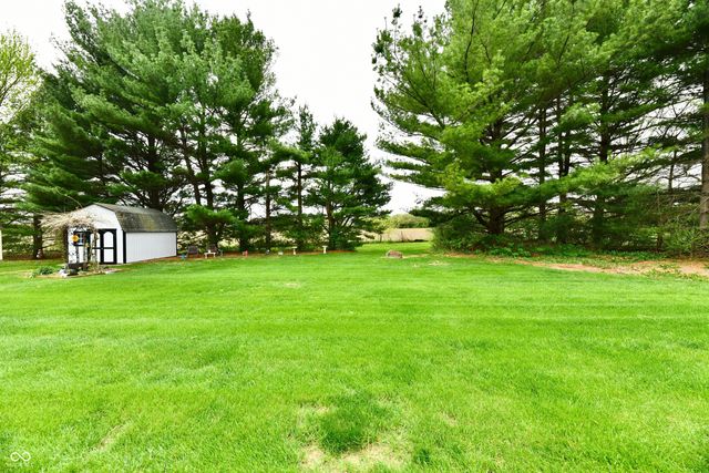 4075 Lakewood Court, Clayton, IN 46118