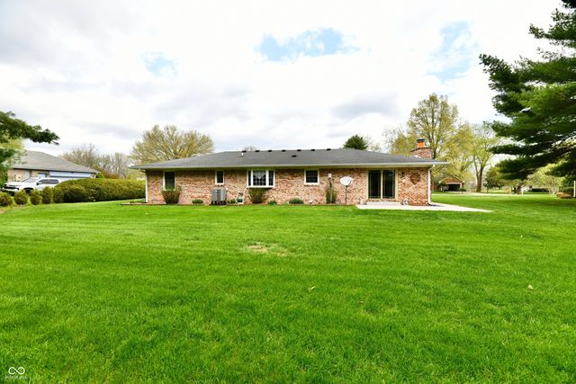 4075 Lakewood Court, Clayton, IN 46118