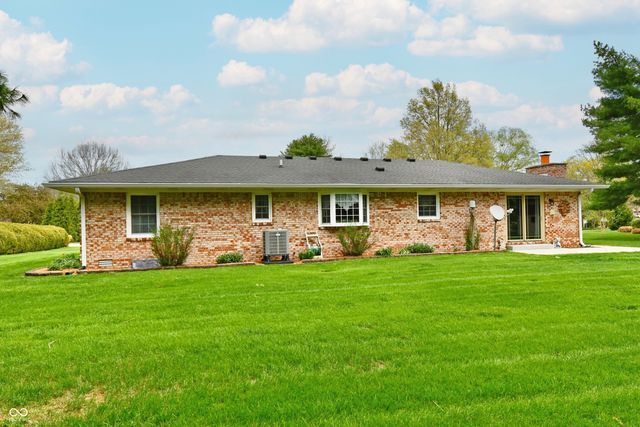 4075 Lakewood Court, Clayton, IN 46118