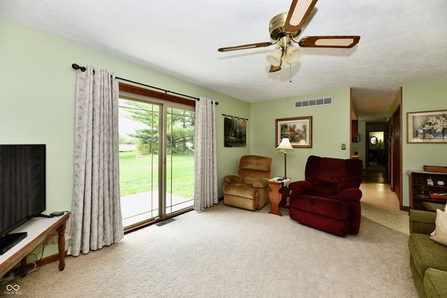 4075 Lakewood Court, Clayton, IN 46118