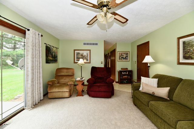 4075 Lakewood Court, Clayton, IN 46118