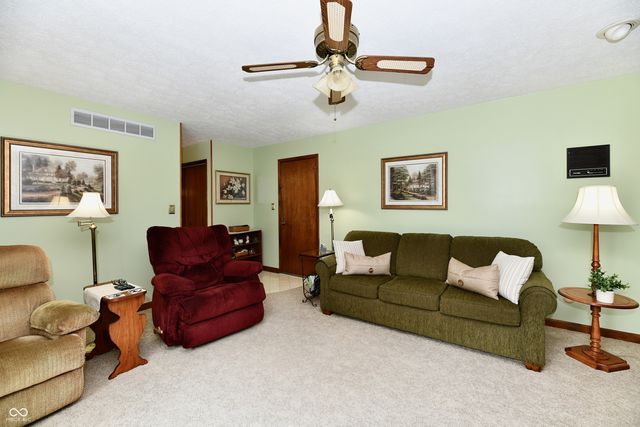 4075 Lakewood Court, Clayton, IN 46118