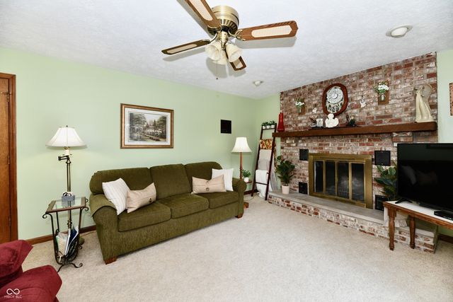 4075 Lakewood Court, Clayton, IN 46118