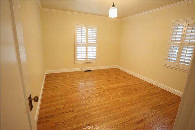 270 S Parkwood Avenue, Pasadena, CA 91107
