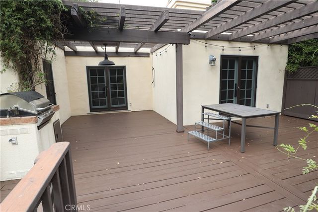 270 S Parkwood Avenue, Pasadena, CA 91107