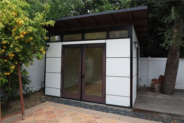 270 S Parkwood Avenue, Pasadena, CA 91107