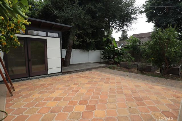 270 S Parkwood Avenue, Pasadena, CA 91107