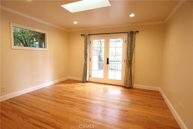 270 S Parkwood Avenue, Pasadena, CA 91107