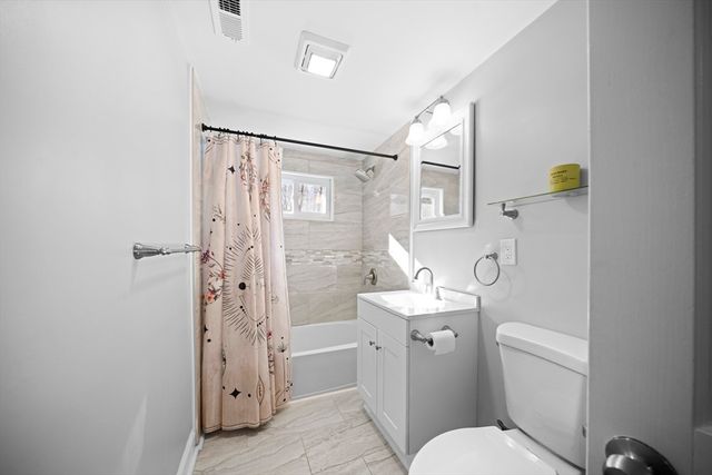 5 Edgewood Rd, Wilbraham, MA 01095