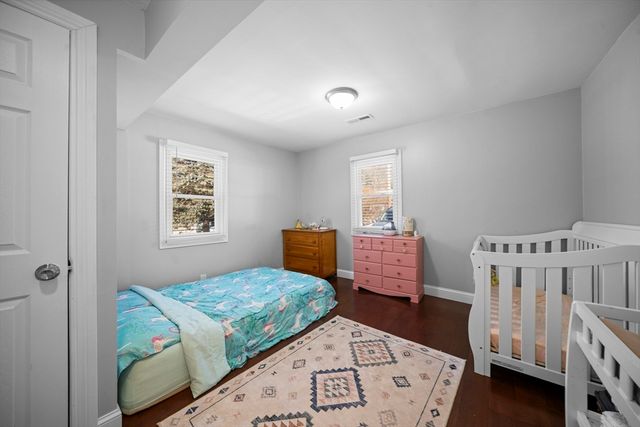 5 Edgewood Rd, Wilbraham, MA 01095