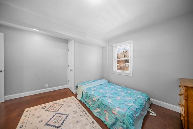 5 Edgewood Rd, Wilbraham, MA 01095