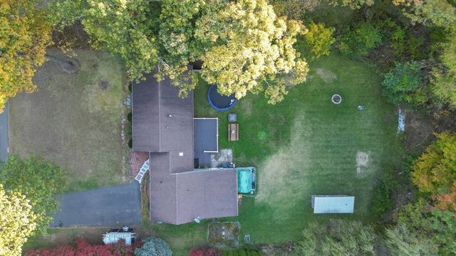 5 Edgewood Rd, Wilbraham, MA 01095