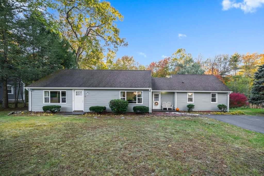 5 Edgewood Rd, Wilbraham, MA 01095
