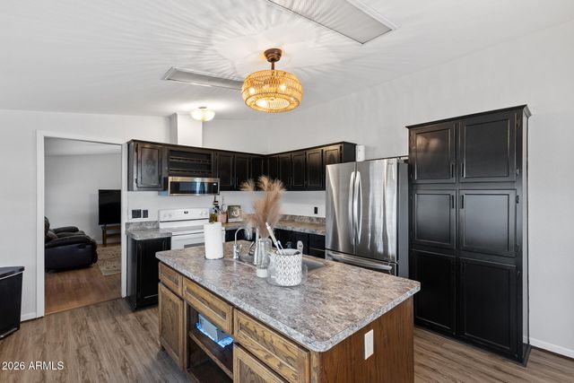 3716 W ROSE GARDEN Lane, Glendale, AZ 85308