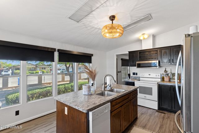 3716 W ROSE GARDEN Lane, Glendale, AZ 85308