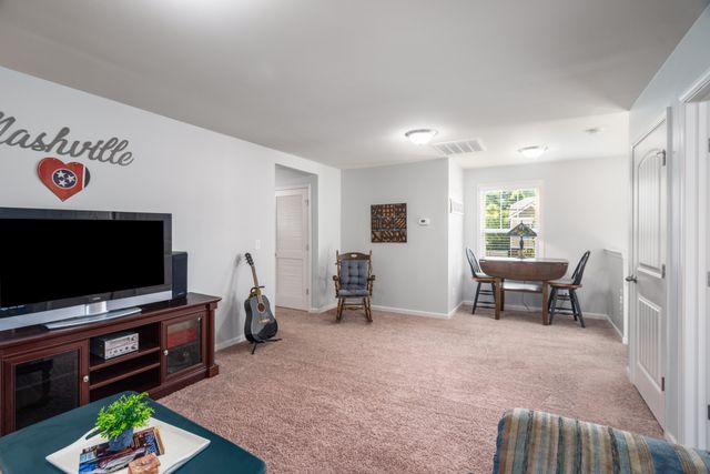 920 Manson Crossing Dr, Murfreesboro, TN 37128