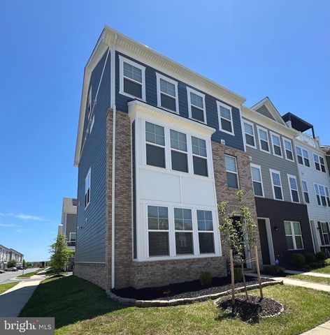 17751 KINGFISHER ISLE RD, Dumfries, VA 22026