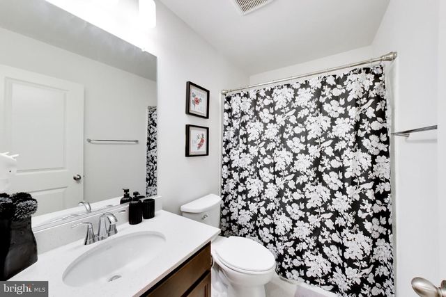 17751 KINGFISHER ISLE RD, Dumfries, VA 22026