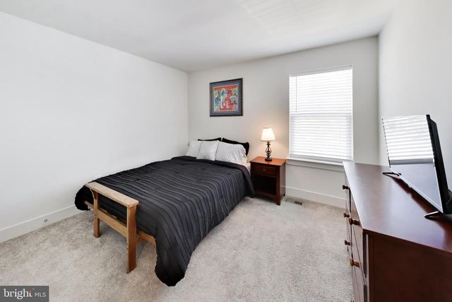 17751 KINGFISHER ISLE RD, Dumfries, VA 22026
