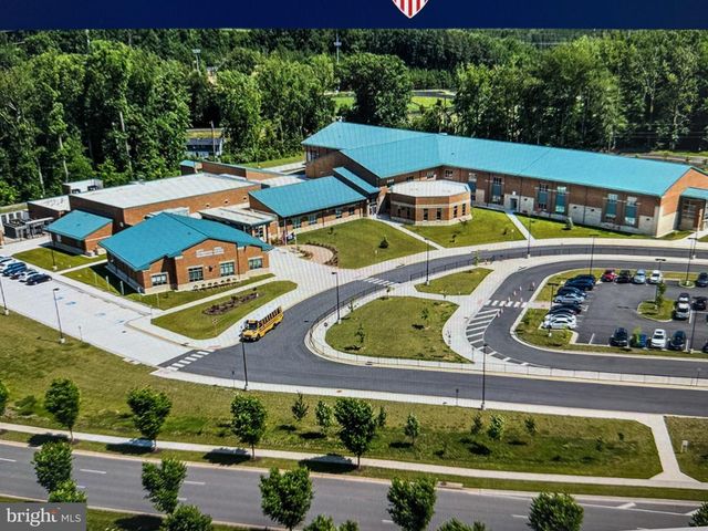17751 KINGFISHER ISLE RD, Dumfries, VA 22026