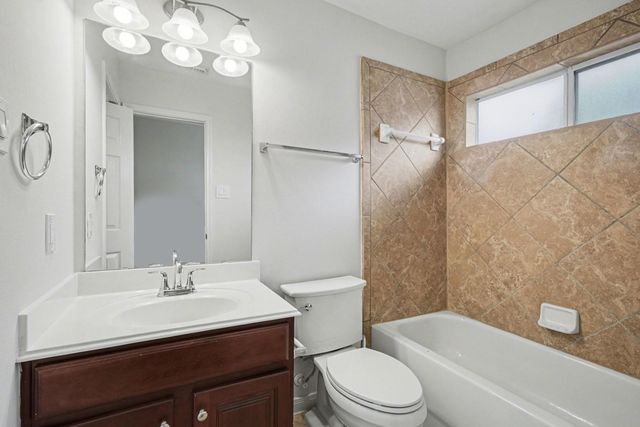 2742 Villa Pisa Lane, League City, TX 77573