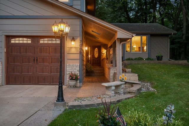 2009 Indian Road W, Minnetonka, MN 55305