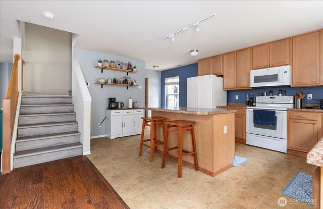 5300 Timber Ridge Dr, Mount Vernon, WA 98273