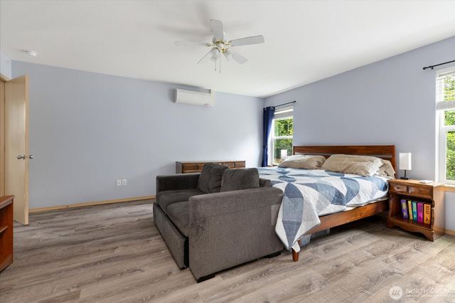5300 Timber Ridge Dr, Mount Vernon, WA 98273